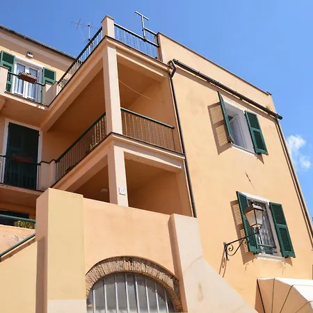 Apartment Sz Fronte Mare - Seafront Albisola Superiore